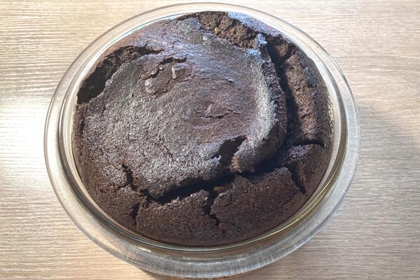 8月分のガトーショコラでございます。ご査収ください。