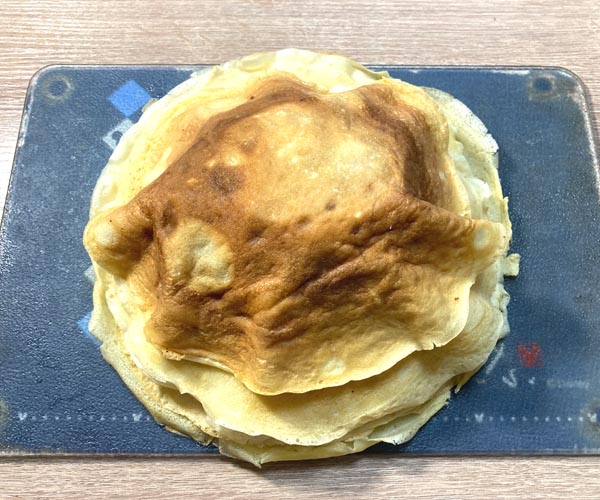 実物を見たことが無い人が作ったっぽいミルクレープ