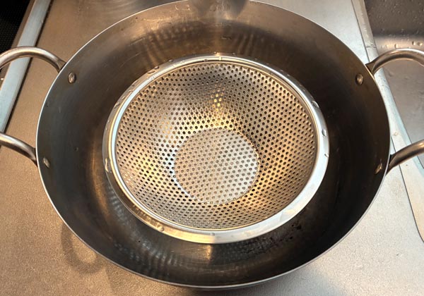 キミの相棒は排水口じゃない。この鍋だ！